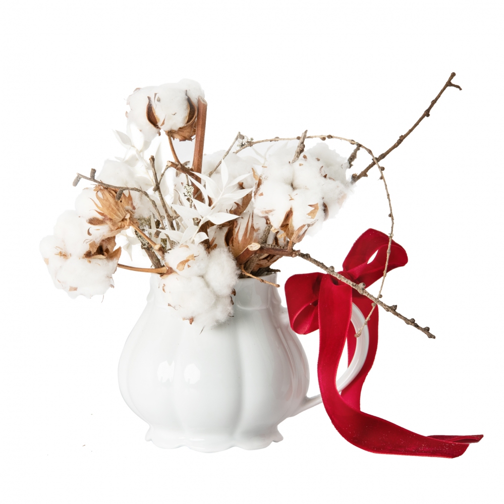 Teiera di Natale con fiori di cotone e larice