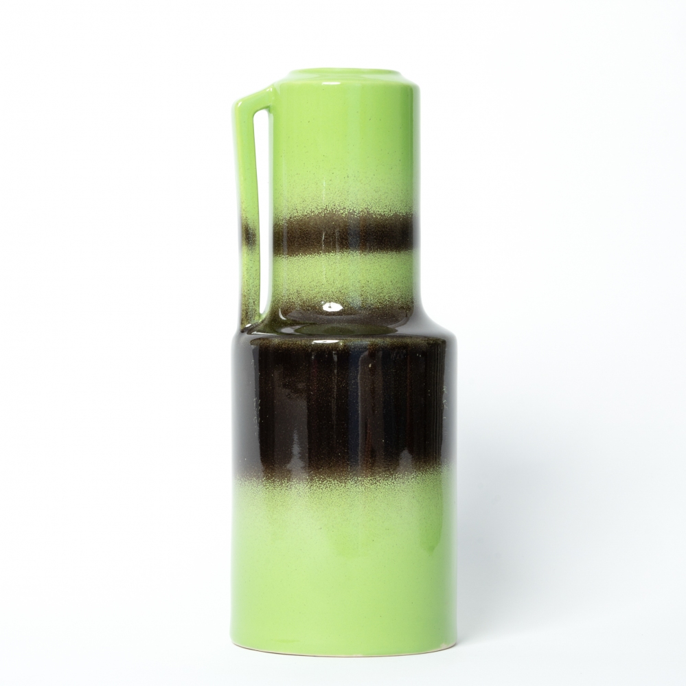Vaso verde menta sfumato in nero con manico