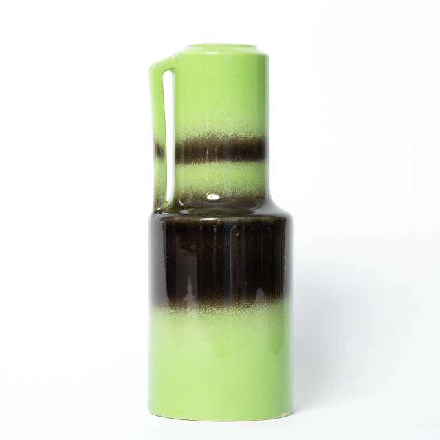 Vaso verde menta sfumato in nero con manico